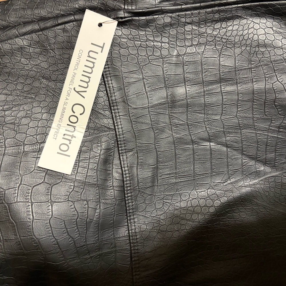 Nicole MILLER FAUX LEATHER PANT tummy control